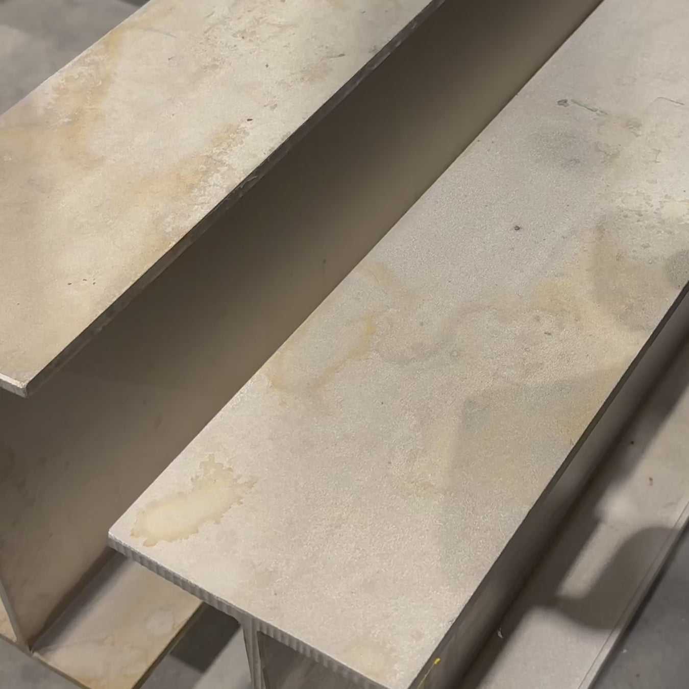 Discover the KPDRY No-Rinse Passivation Kit for stainless steel — an innovative dry passivation solution designed to restore corrosion resistance without water rinsing, without neutralizers, and without prolonged downtime. Compatible with passivation processes used in ASTM A380 and ASTM A967 procedures, this unique organic acid-based technology quickly and effectively treats stainless steel surfaces while preserving the original surface finish.

Ideal for industrial, pharmaceutical, food-grade, sanitary